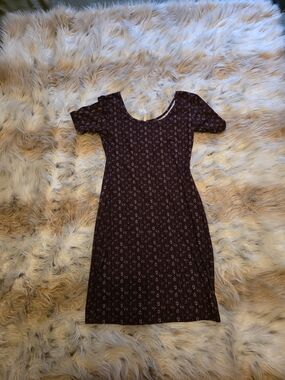 Mudd Short Sleeve Scoop Neck Geometric Midi Bodycon Dress